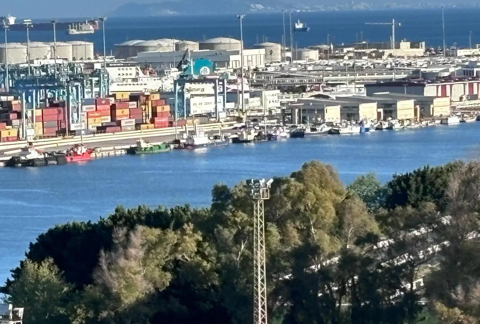 Bahia Suite 2 Algeciras 0*,